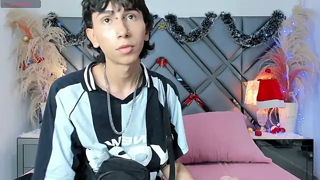 Milan_LewisS live sex cam