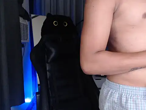 alexsuckable01 live sex cam