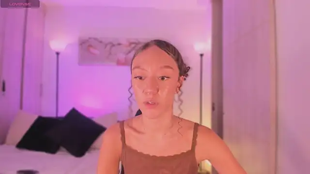 ChloeMoreti's cam snapshot