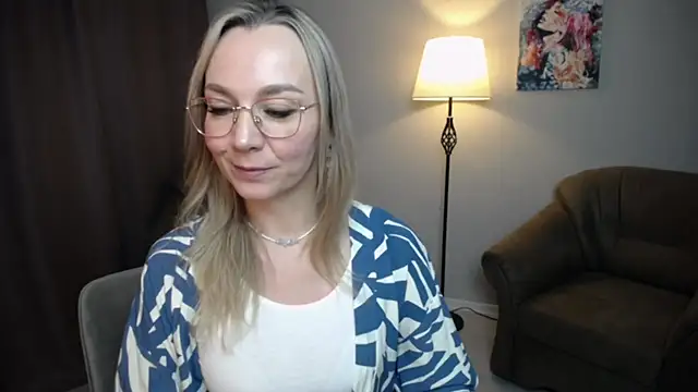 Ava_Elior's cam snapshot