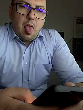 Mike8523 live sex cam