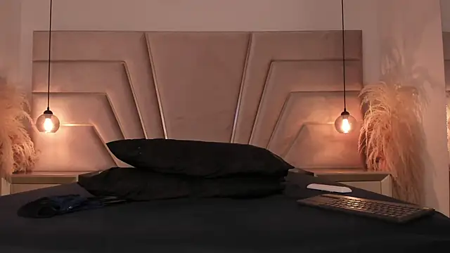 MaroxCute live sex cam