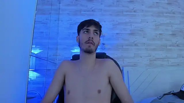 Emir_Ozan_ live sex cam