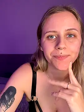 lunawolf21 live sex cam