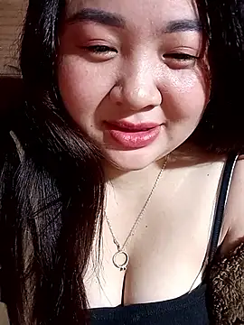 Bee-bgolden live sex cam