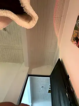 aly_golden_ live sex cam