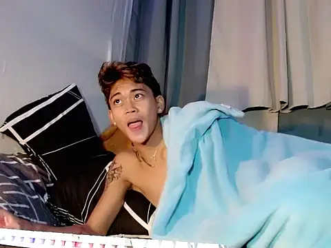 AsianCuteGuy21's cam snapshot