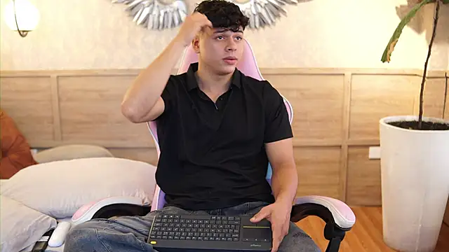 Ethan_occonor's cam snapshot