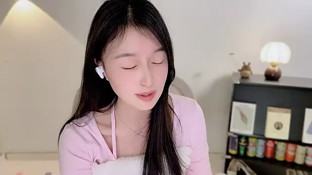 Onechestnut's cam snapshot