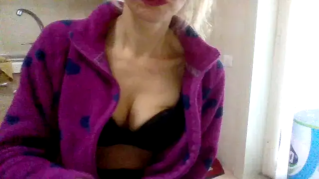 Kelly80's cam snapshot