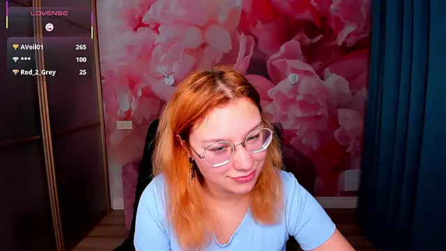 AngelinaLow live sex cam