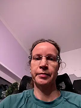 AnnikaRose live sex cam