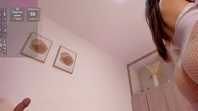 Mia_222 live sex cam