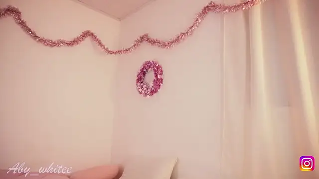 AbyWhitee live sex cam