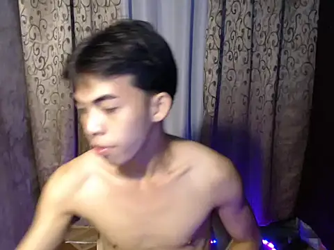 Urhotsilverboy live sex cam