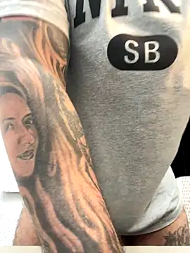 El_Titan1998 live sex cam