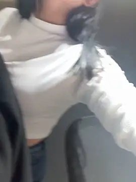 AngieRousse_'s cam snapshot