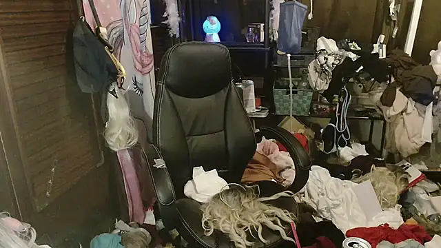 Ombeline1 live sex cam