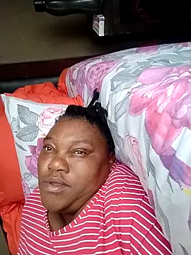 MATUREBUSSTY's cam snapshot