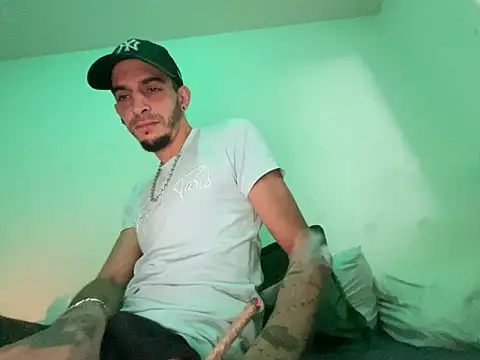 Rebeu313 live sex cam