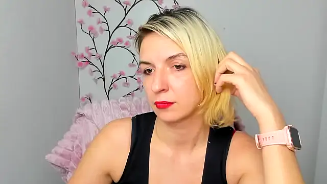 Lana_Foxyy live sex cam