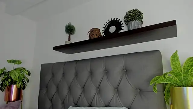 rossie_lanie_'s cam snapshot