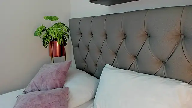 rossie_lanie_'s cam snapshot