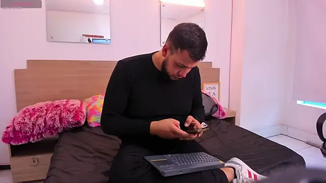 Mike_N_Gaby's cam snapshot