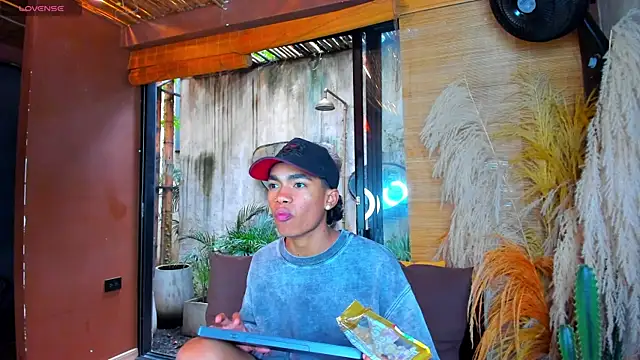 AlanCutee's cam snapshot