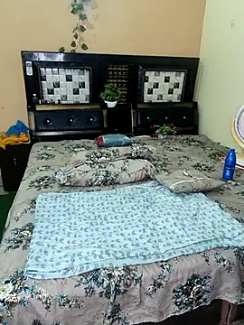 PRIYA_22 live sex cam