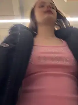 KittyQueeny live sex cam