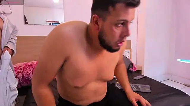 Mike_N_Gaby's cam snapshot