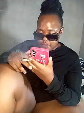 BigBootyBitch96's cam snapshot