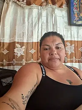 chubby_sexy_big_tits live sex cam