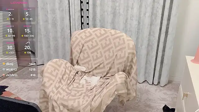 Eira-xue live sex cam