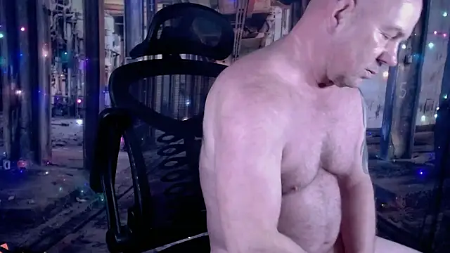 ManlyPrisonGuy live sex cam