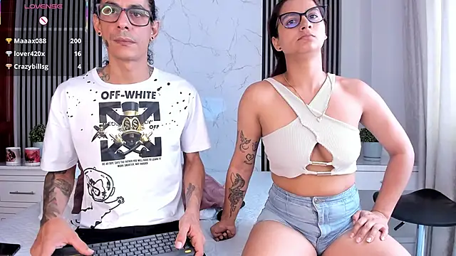 JackAndRosse_'s cam snapshot