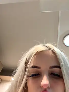 Steffi_Snowbunny live sex cam