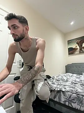 Juliann69Ramiro's cam snapshot