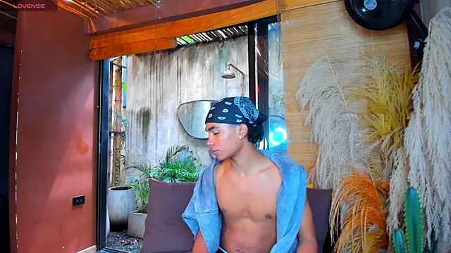 AlanCutee's cam snapshot