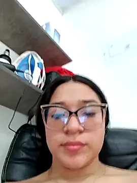 -VICKKY live sex cam