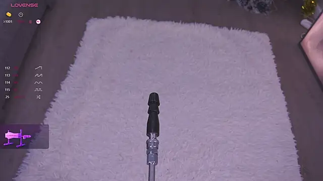 LipDipTalk's cam snapshot