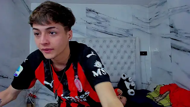 Ari_and_Storm live sex cam