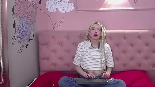 ILENAHEY live sex cam