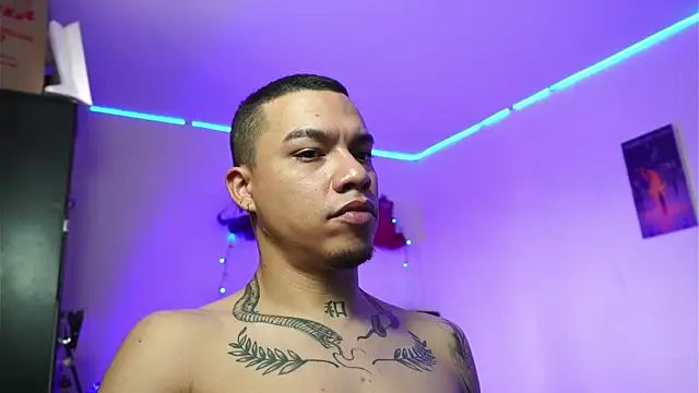 AlphaMasterXxx's cam snapshot