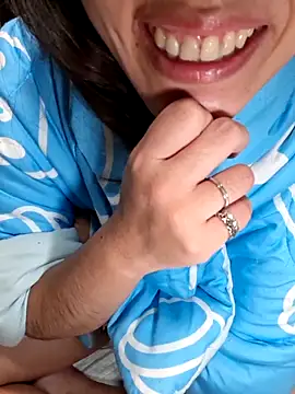 hihiakiko live sex cam