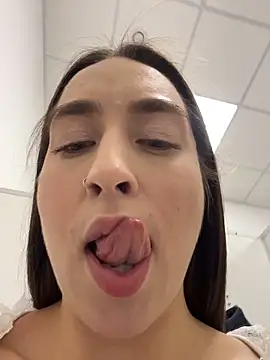 Holly_Play's cam snapshot