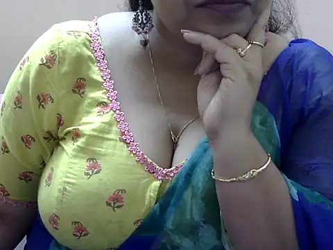 Chatwithsia's cam snapshot