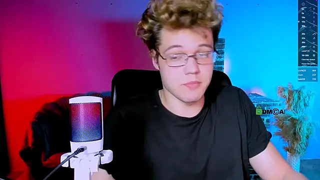 lucas_long_'s cam snapshot