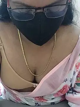 MrsNayoni77's cam snapshot